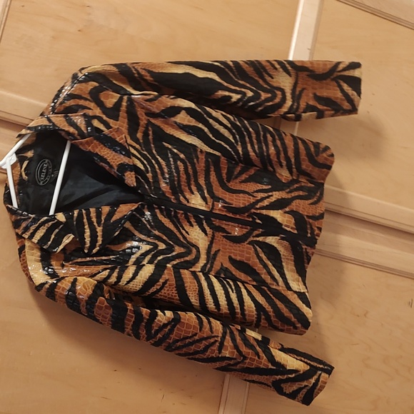 Leopard Jacket - Picture 4 of 10